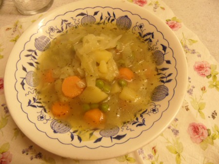 Jarná polievka z mladej kapusty.