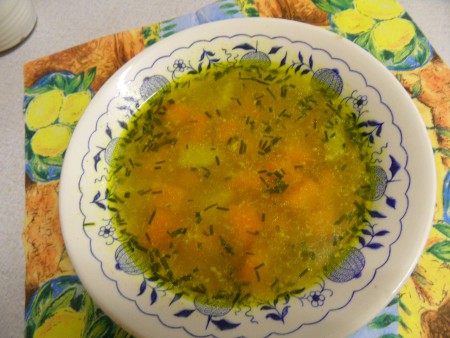 Karí polievka s treskou a kokosom.